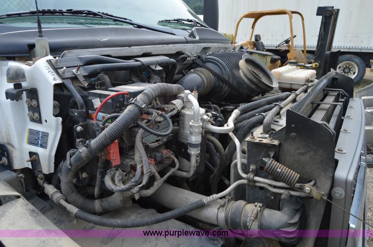 image for item F8351 2003 Chevrolet C4500 flatbed truck