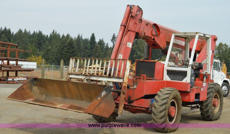 image for item F8352 1987 Manitoe R1134-4TC telehandler