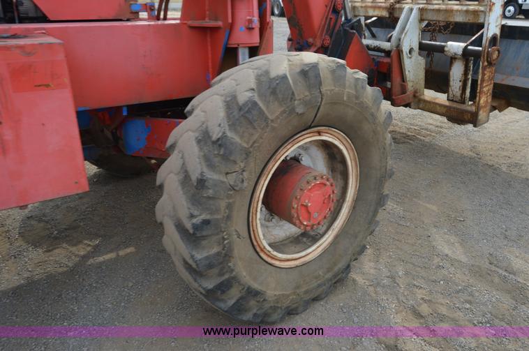 image for item F8352 1987 Manitoe R1134-4TC telehandler