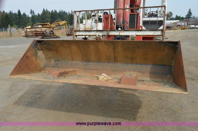 image for item F8352 1987 Manitoe R1134-4TC telehandler