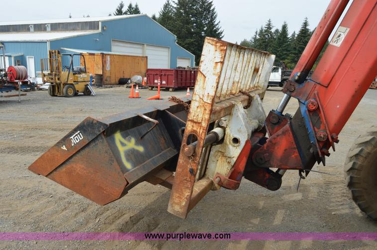 image for item F8352 1987 Manitoe R1134-4TC telehandler