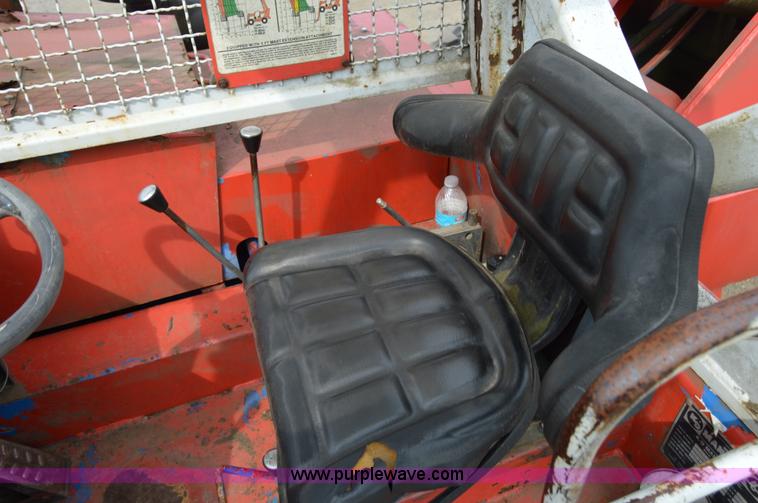 image for item F8352 1987 Manitoe R1134-4TC telehandler