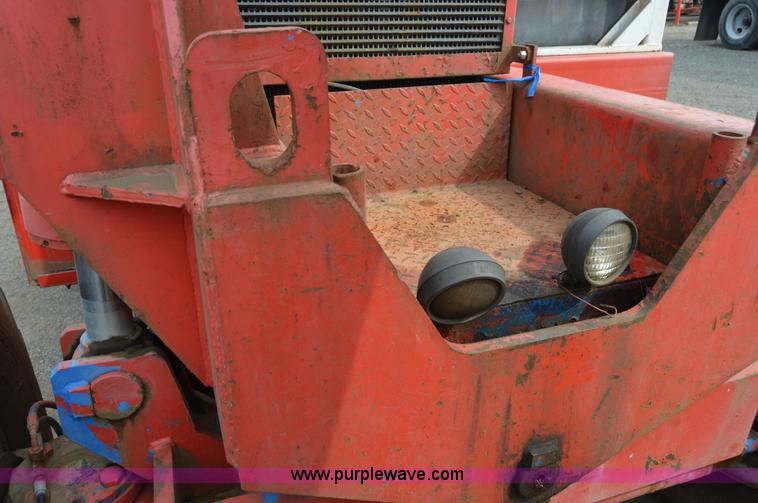 image for item F8352 1987 Manitoe R1134-4TC telehandler