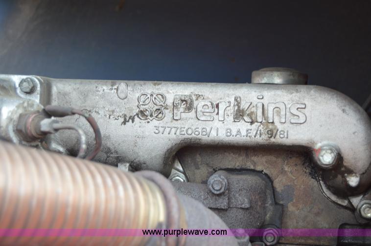 image for item F8352 1987 Manitoe R1134-4TC telehandler