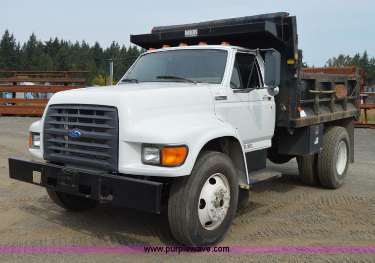 image for item F8354 1997 Ford F800 dump truck