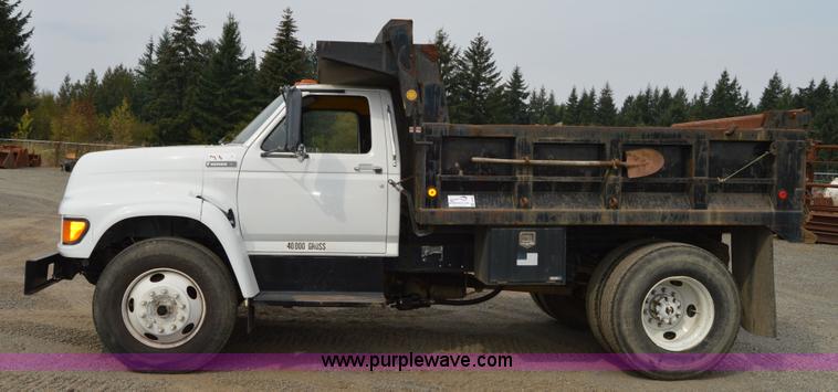 image for item F8354 1997 Ford F800 dump truck