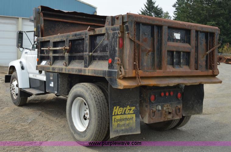 image for item F8354 1997 Ford F800 dump truck