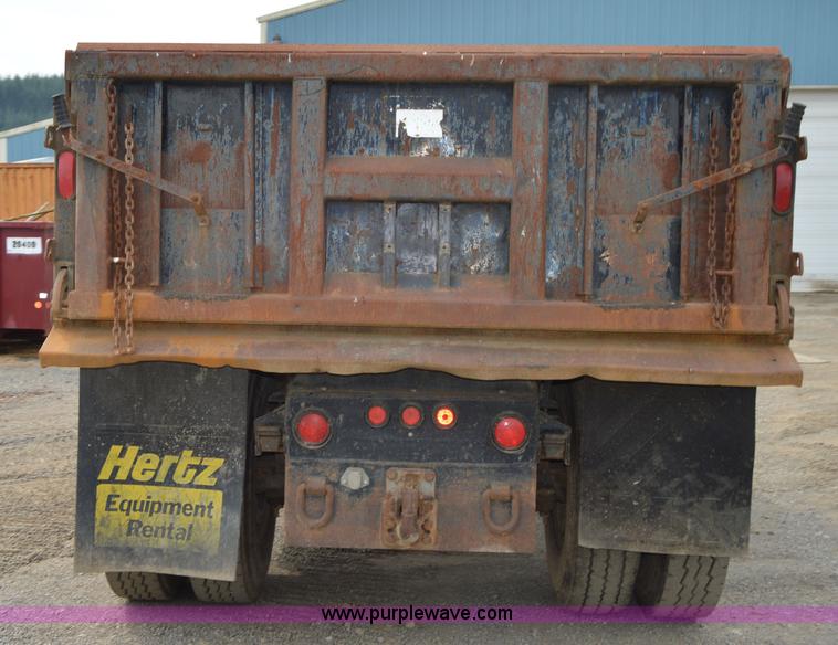 image for item F8354 1997 Ford F800 dump truck
