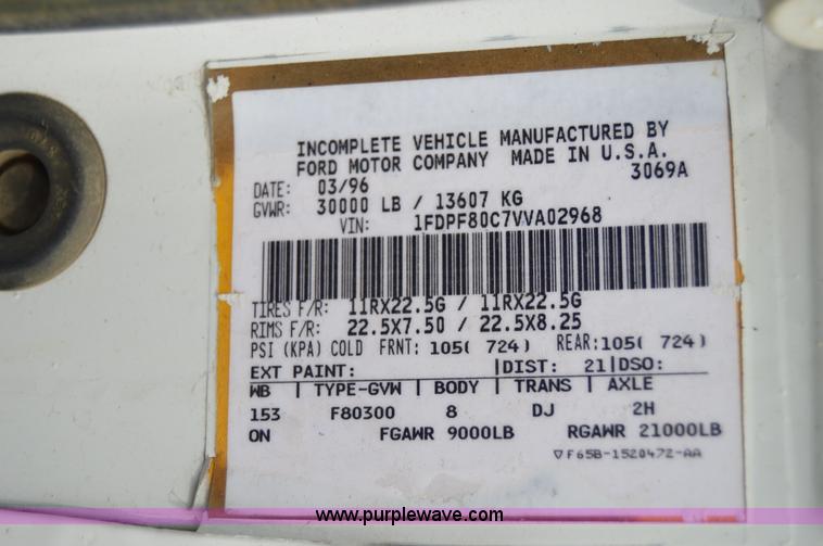 image for item F8354 1997 Ford F800 dump truck