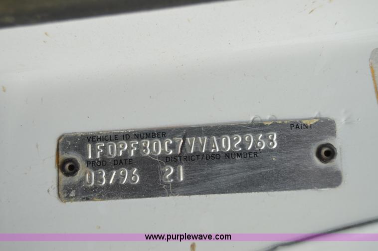 image for item F8354 1997 Ford F800 dump truck