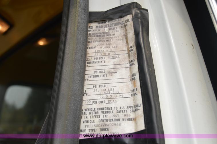 image for item F8354 1997 Ford F800 dump truck