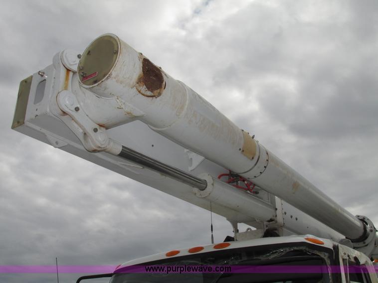 image for item G9935 2006 ALTEC L42M Boom lift on Reading Truck Body