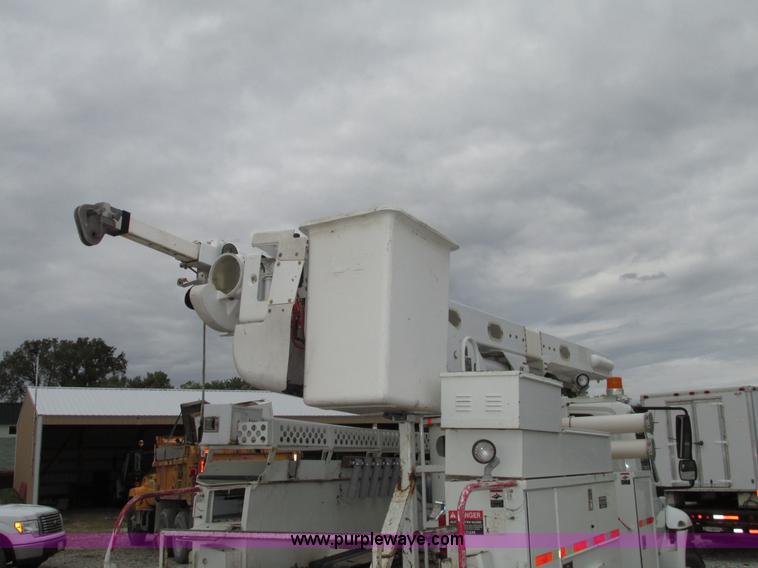 image for item G9935 2006 ALTEC L42M Boom lift on Reading Truck Body