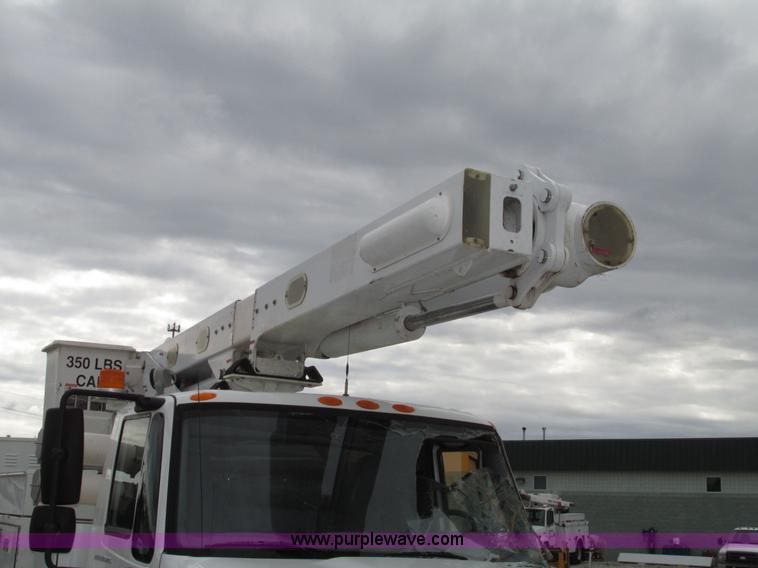 image for item G9935 2006 ALTEC L42M Boom lift on Reading Truck Body