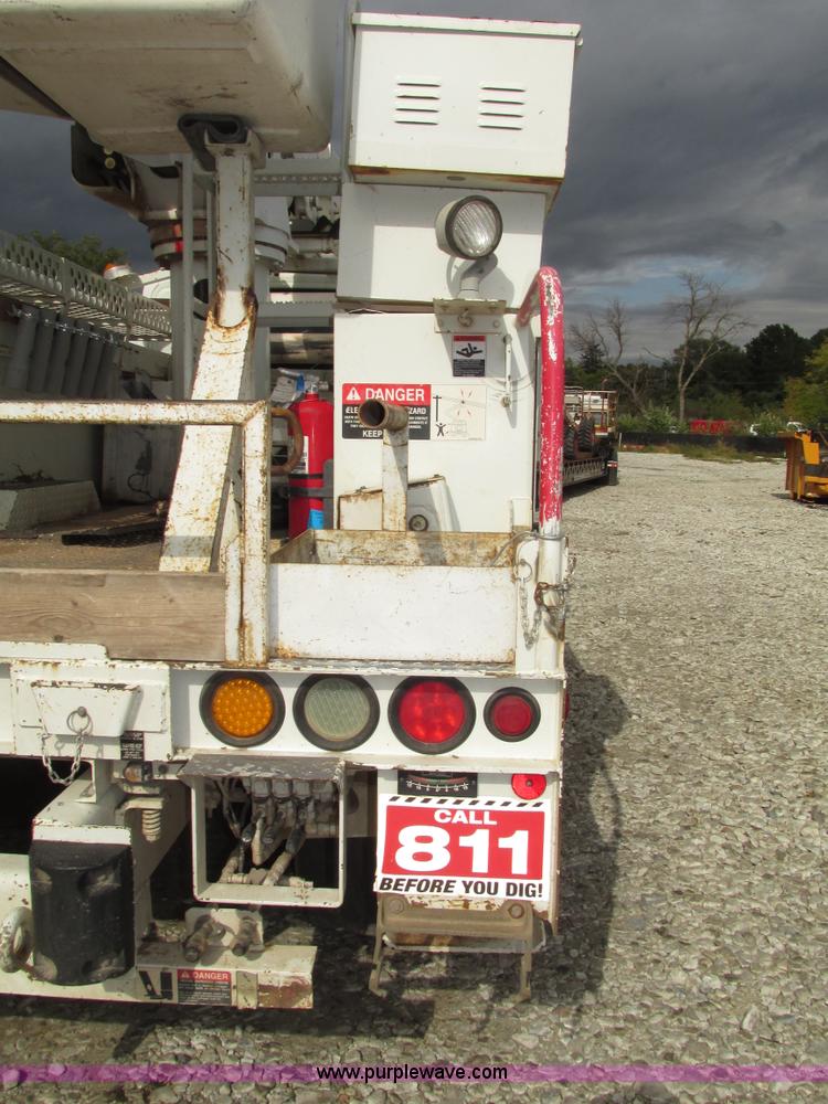 image for item G9935 2006 ALTEC L42M Boom lift on Reading Truck Body