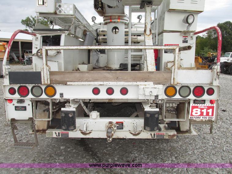 image for item G9935 2006 ALTEC L42M Boom lift on Reading Truck Body