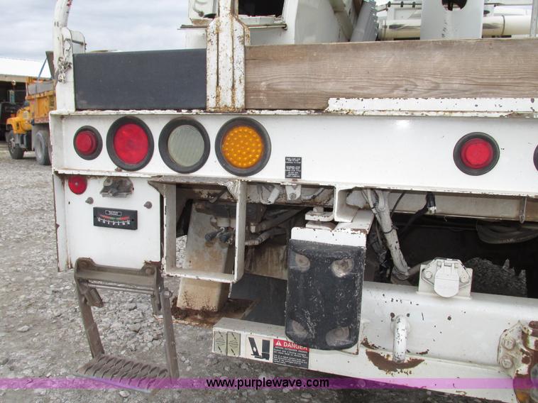 image for item G9935 2006 ALTEC L42M Boom lift on Reading Truck Body