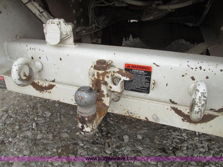 image for item G9935 2006 ALTEC L42M Boom lift on Reading Truck Body