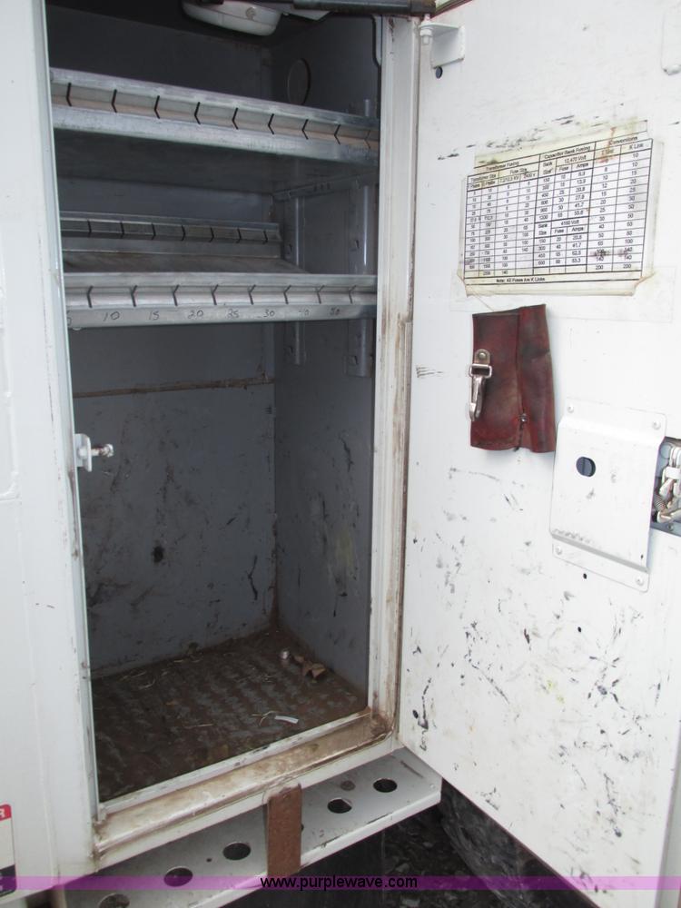 image for item G9935 2006 ALTEC L42M Boom lift on Reading Truck Body