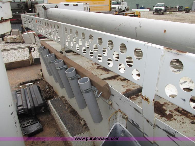 image for item G9935 2006 ALTEC L42M Boom lift on Reading Truck Body