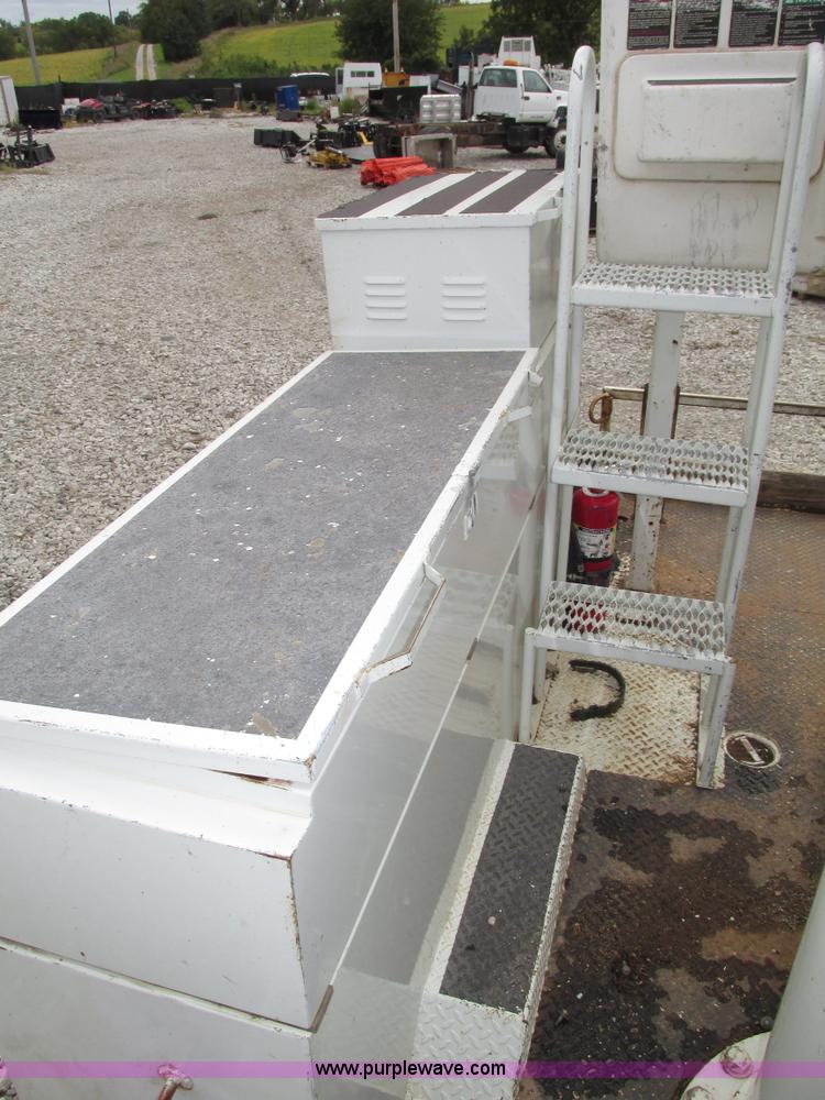 image for item G9935 2006 ALTEC L42M Boom lift on Reading Truck Body