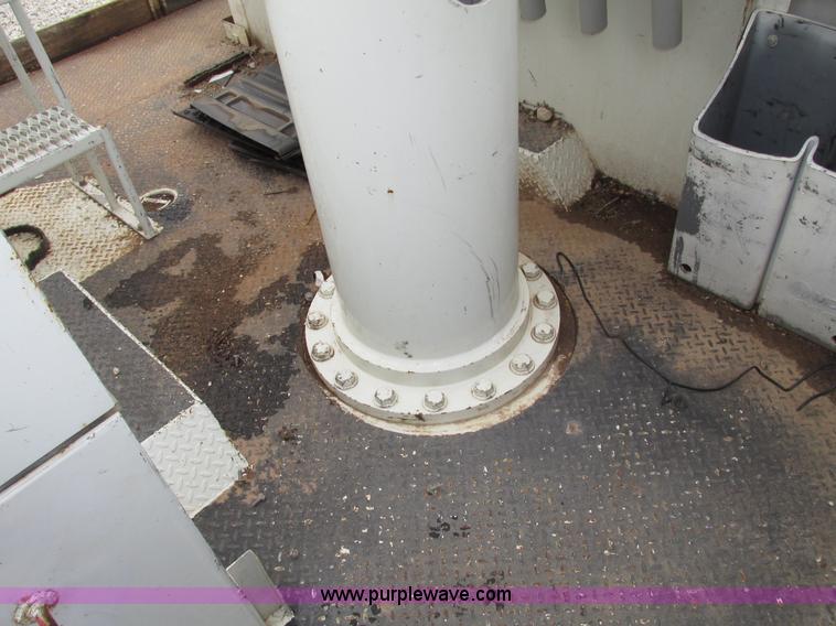 image for item G9935 2006 ALTEC L42M Boom lift on Reading Truck Body