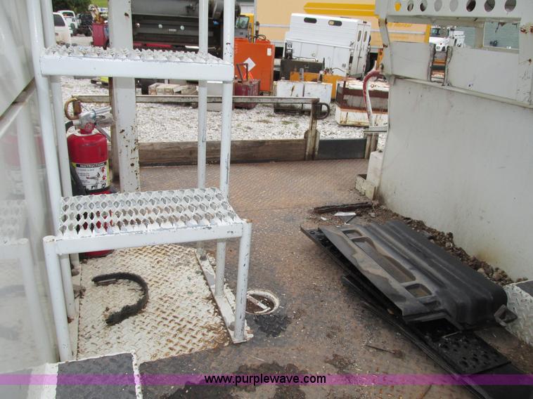 image for item G9935 2006 ALTEC L42M Boom lift on Reading Truck Body