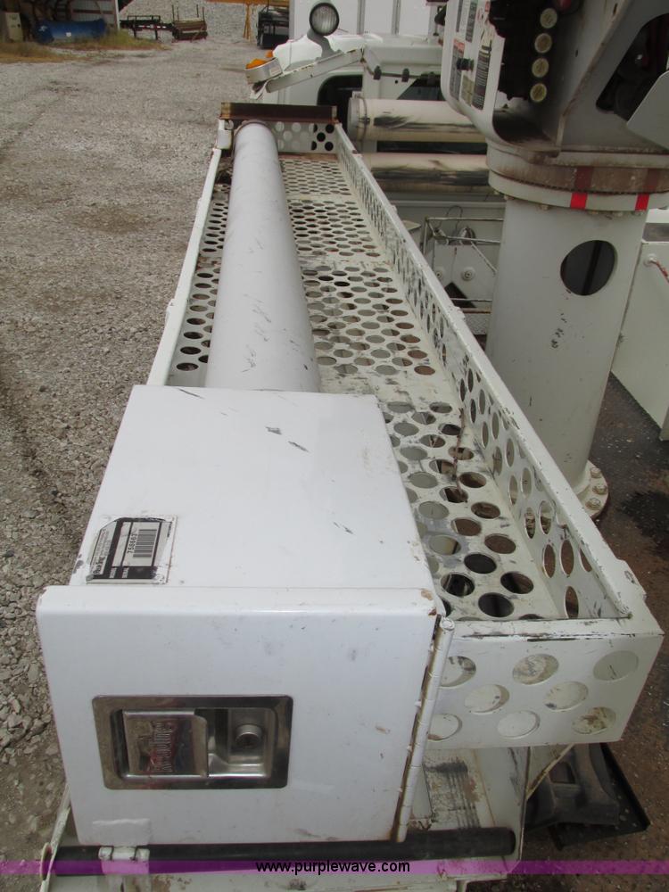 image for item G9935 2006 ALTEC L42M Boom lift on Reading Truck Body