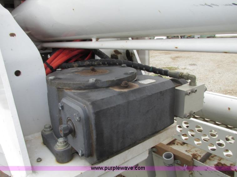 image for item G9935 2006 ALTEC L42M Boom lift on Reading Truck Body