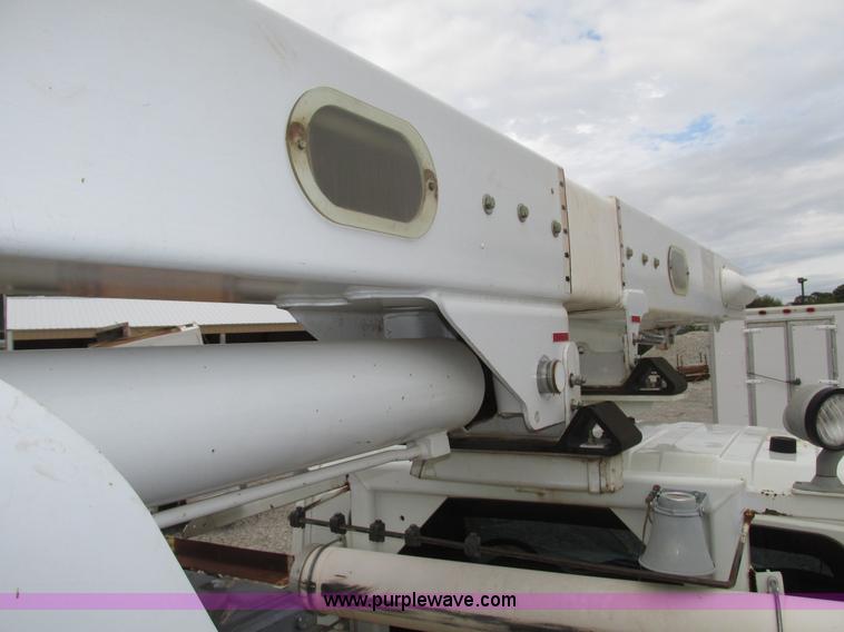 image for item G9935 2006 ALTEC L42M Boom lift on Reading Truck Body