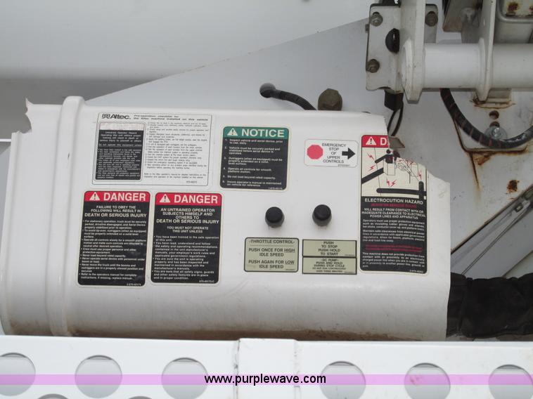 image for item G9935 2006 ALTEC L42M Boom lift on Reading Truck Body