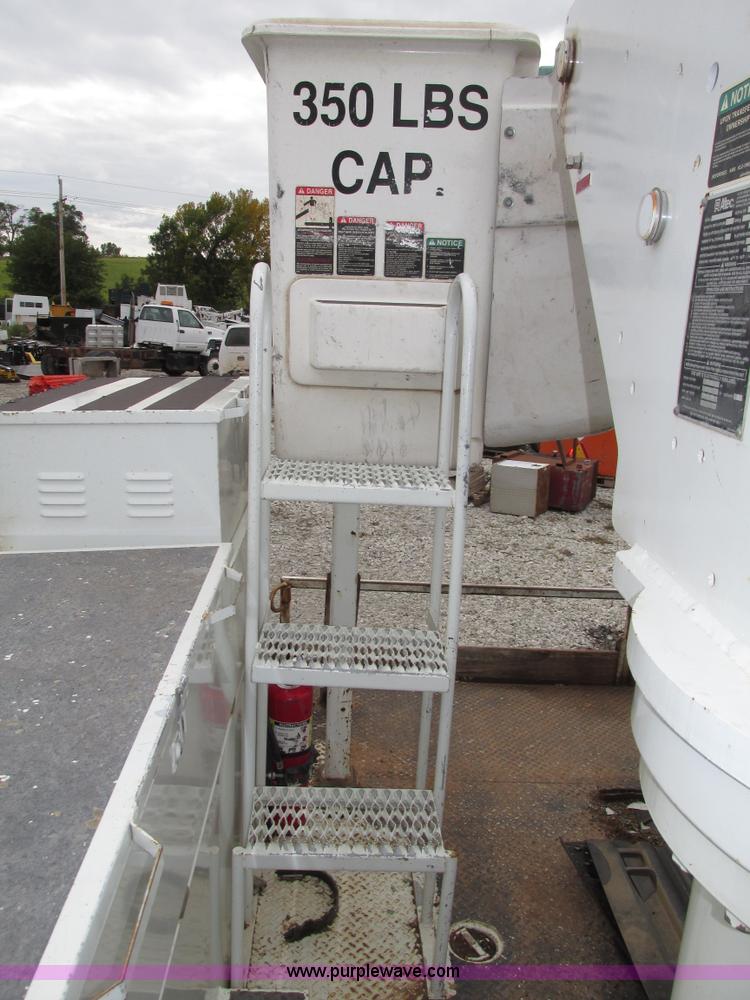 image for item G9935 2006 ALTEC L42M Boom lift on Reading Truck Body