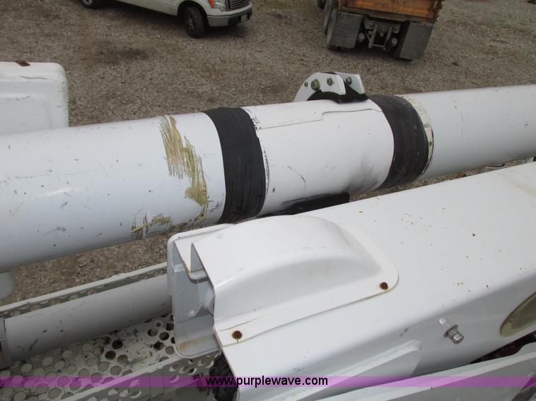 image for item G9935 2006 ALTEC L42M Boom lift on Reading Truck Body