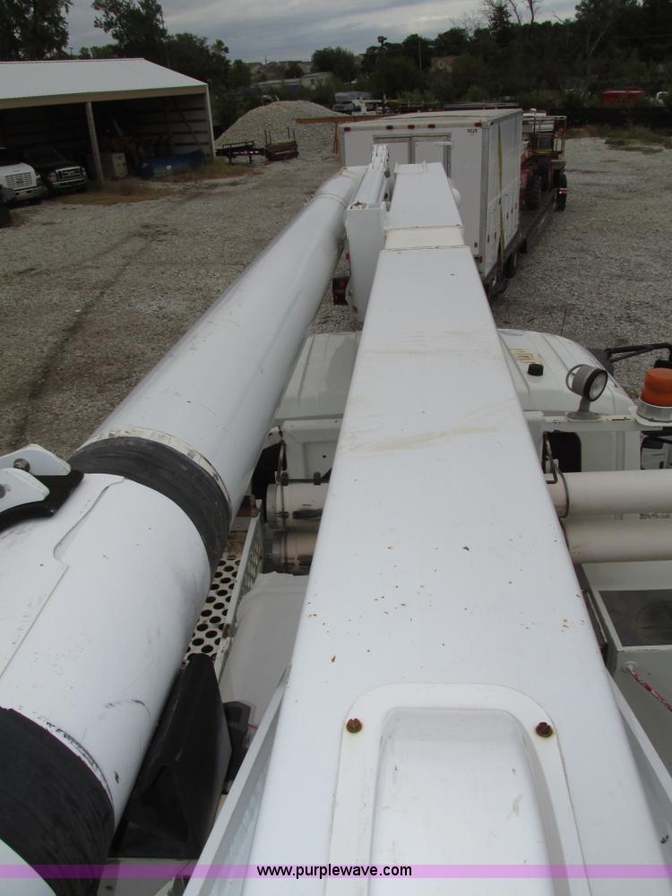 image for item G9935 2006 ALTEC L42M Boom lift on Reading Truck Body