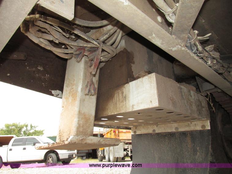 image for item G9935 2006 ALTEC L42M Boom lift on Reading Truck Body