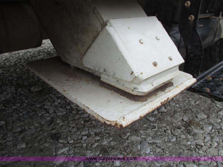 image for item G9935 2006 ALTEC L42M Boom lift on Reading Truck Body