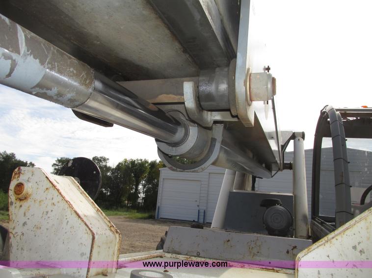 image for item G9939 2005 Terex TH644C Hi-Profile telehandler