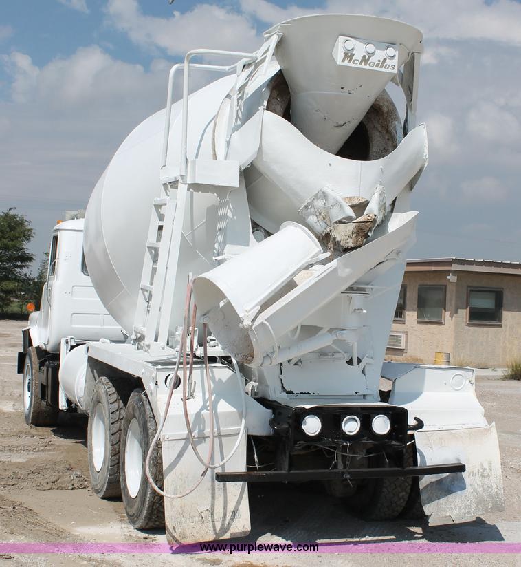 image for item H1696 1998 Mack DM690S mixer truck