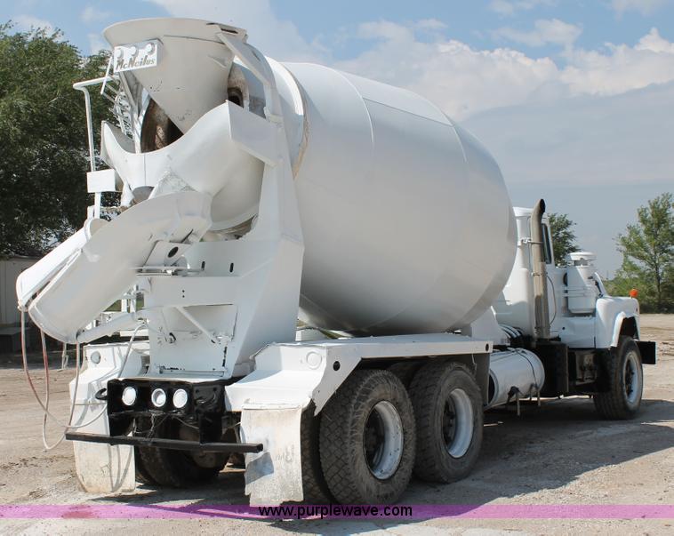 image for item H1696 1998 Mack DM690S mixer truck