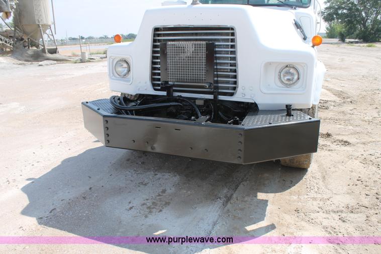 image for item H1696 1998 Mack DM690S mixer truck