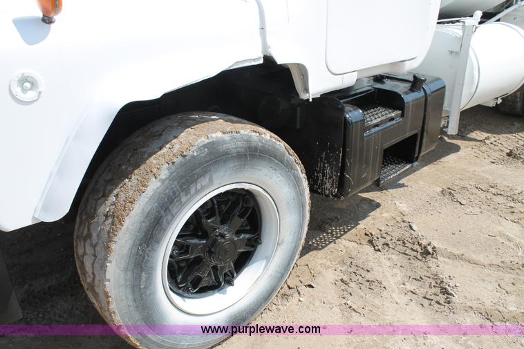 image for item H1696 1998 Mack DM690S mixer truck