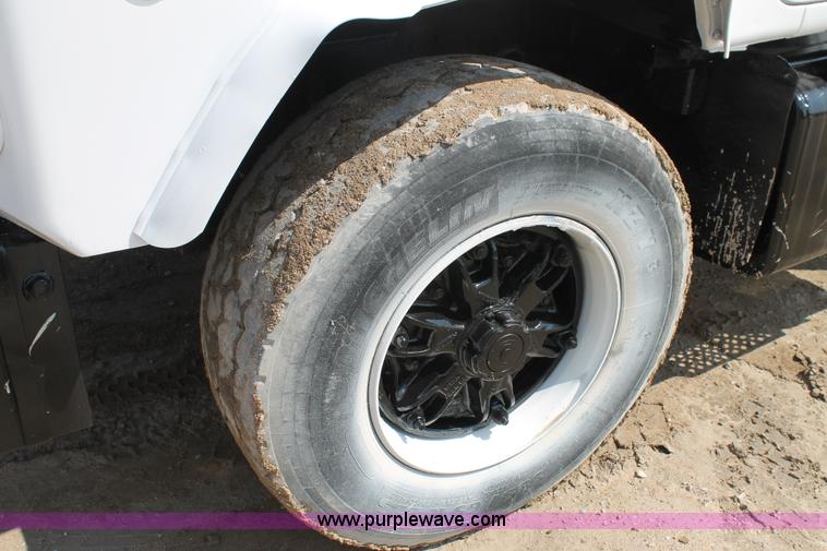 image for item H1696 1998 Mack DM690S mixer truck