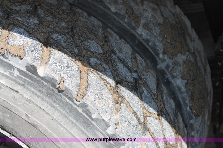 image for item H1696 1998 Mack DM690S mixer truck