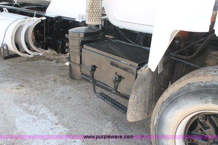 image for item H1696 1998 Mack DM690S mixer truck