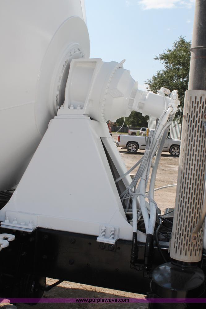 image for item H1696 1998 Mack DM690S mixer truck