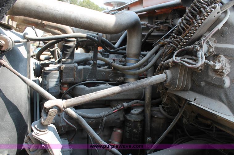 image for item H1696 1998 Mack DM690S mixer truck