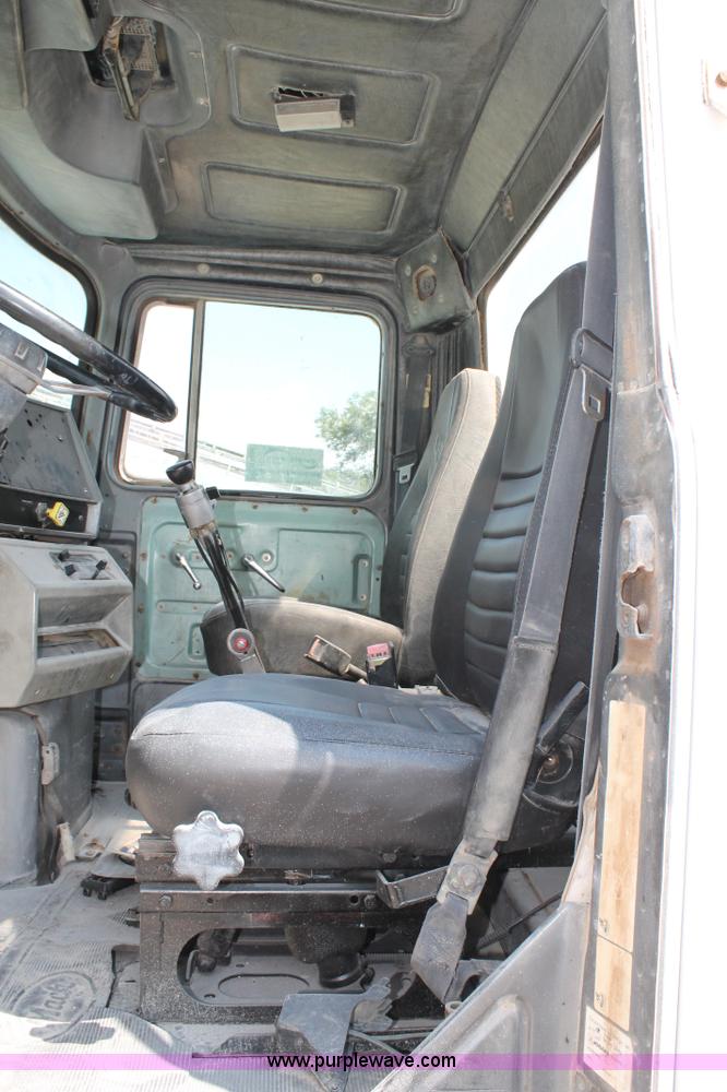 image for item H1696 1998 Mack DM690S mixer truck