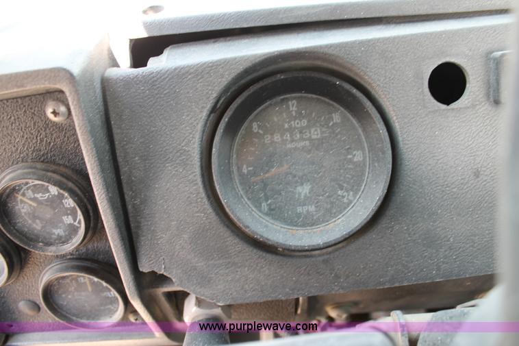 image for item H1696 1998 Mack DM690S mixer truck