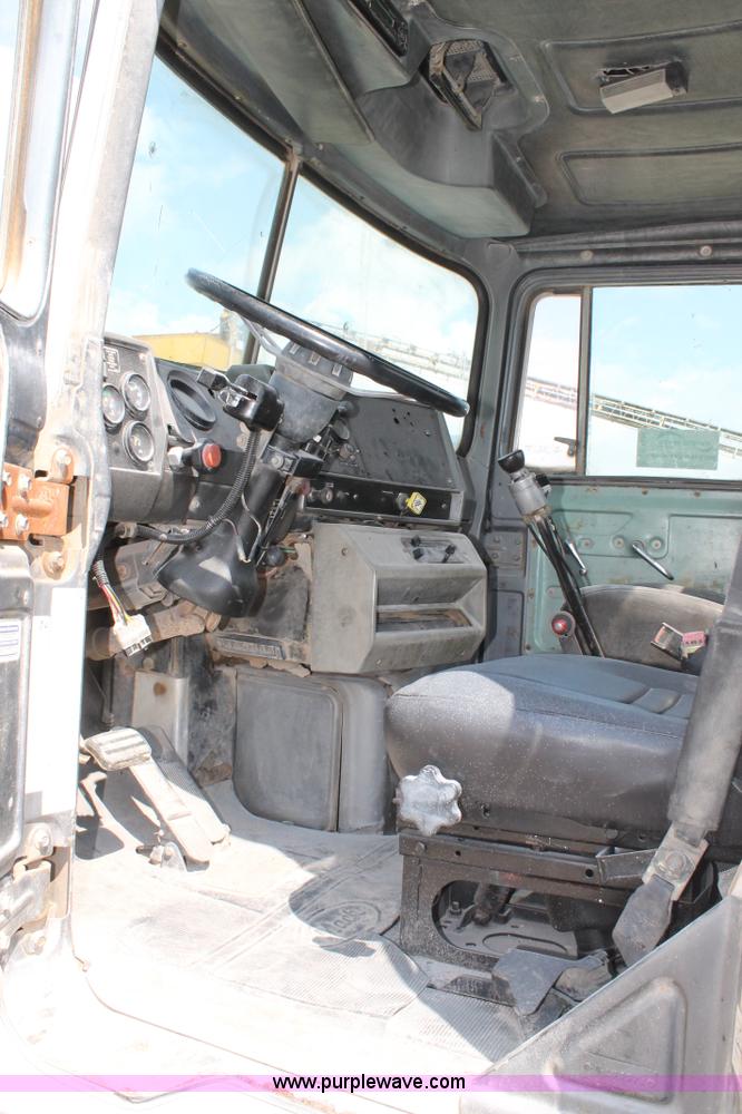 image for item H1696 1998 Mack DM690S mixer truck