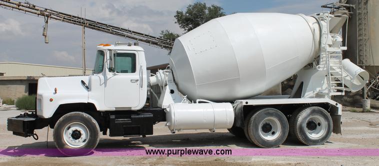 image for item H1697 1997 Mack DM690S mixer truck